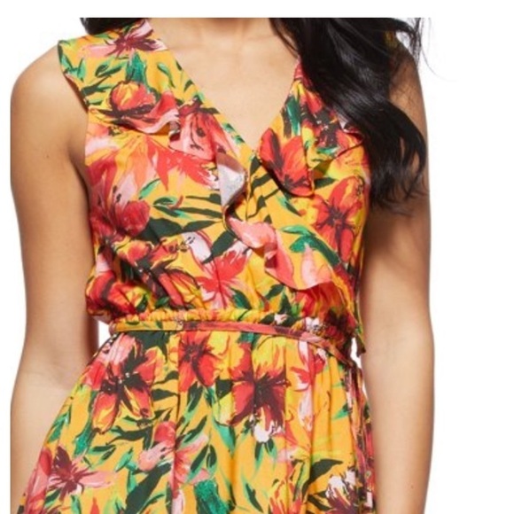 NWT Sofia Vergara wrap Ruffle Top 5x - Picture 5 of 6